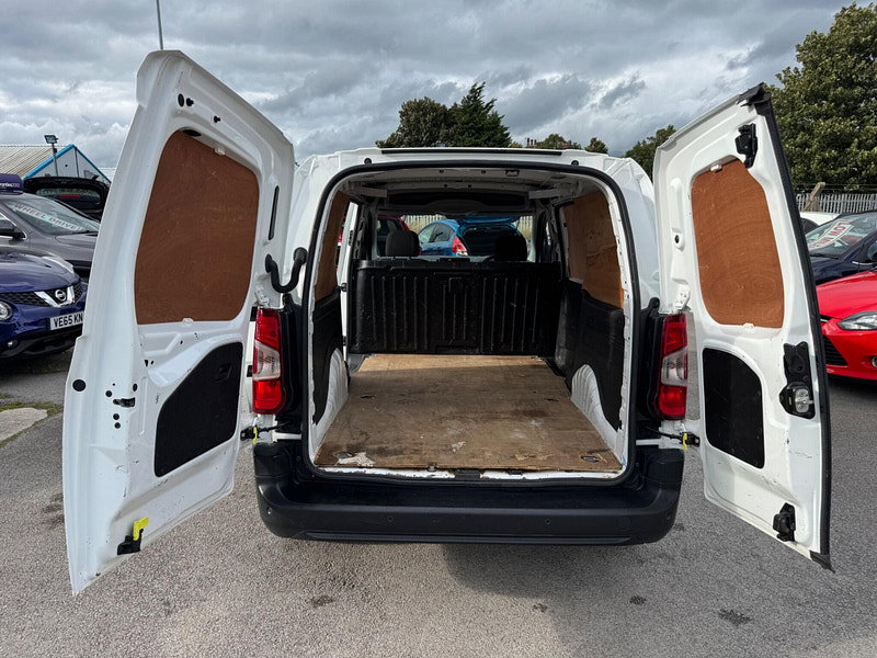 Vauxhall Combo 1.5 Turbo D 2300 Dynamic L2 H1 Euro 6 4dr 4dr Manual 2026