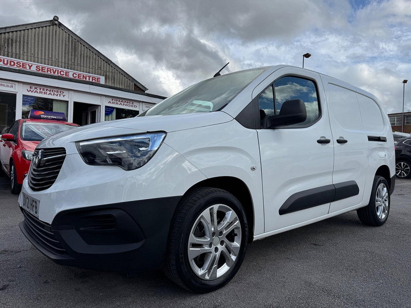 Vauxhall Combo 1.5 Turbo D 2300 Dynamic L2 H1 Euro 6 4dr 4dr Manual 2026