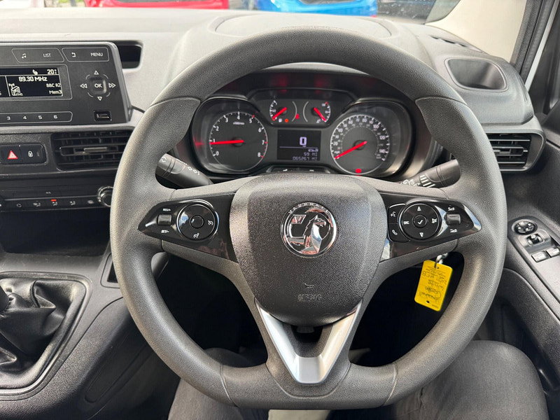 Vauxhall Combo 1.5 Turbo D 2300 Dynamic L2 H1 Euro 6 4dr 4dr Manual 2026