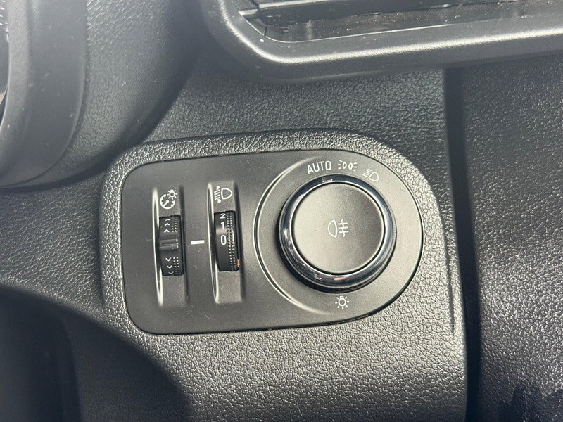 Vauxhall Combo 1.5 Turbo D 2300 Sportive L2 H1 Euro 6 (s/s) 4dr 4dr Manual 2026