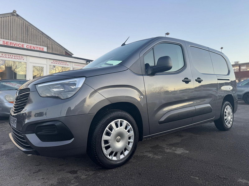 Vauxhall Combo 1.5 Turbo D 2300 Sportive L2 H1 Euro 6 (s/s) 4dr 4dr Manual 2026