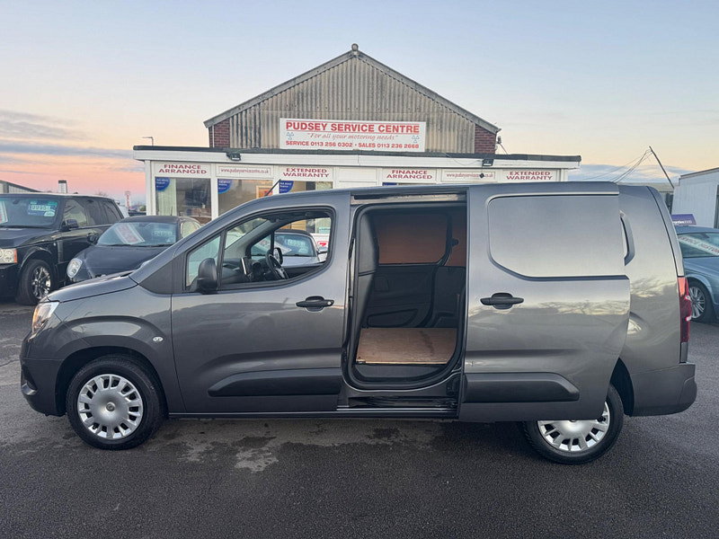 Vauxhall Combo 1.5 Turbo D 2300 Sportive L2 H1 Euro 6 (s/s) 4dr 4dr Manual 2026