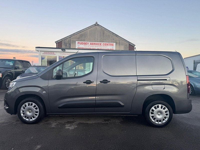 Vauxhall Combo 1.5 Turbo D 2300 Sportive L2 H1 Euro 6 (s/s) 4dr 4dr Manual 2026