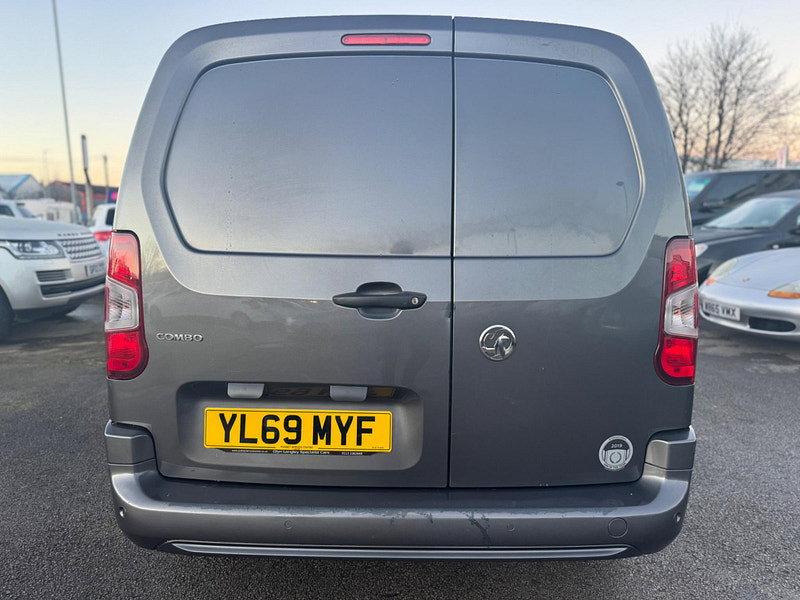 Vauxhall Combo 1.5 Turbo D 2300 Sportive L2 H1 Euro 6 (s/s) 4dr 4dr Manual 2026