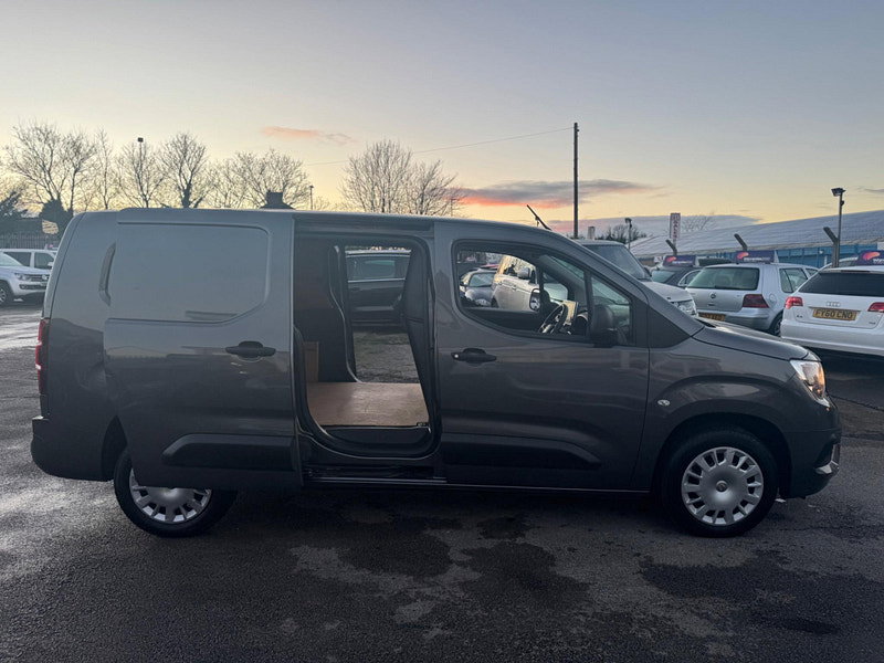 Vauxhall Combo 1.5 Turbo D 2300 Sportive L2 H1 Euro 6 (s/s) 4dr 4dr Manual 2026