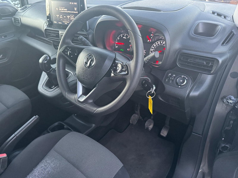 Vauxhall Combo 1.5 Turbo D 2300 Sportive L2 H1 Euro 6 (s/s) 4dr 4dr Manual 2026