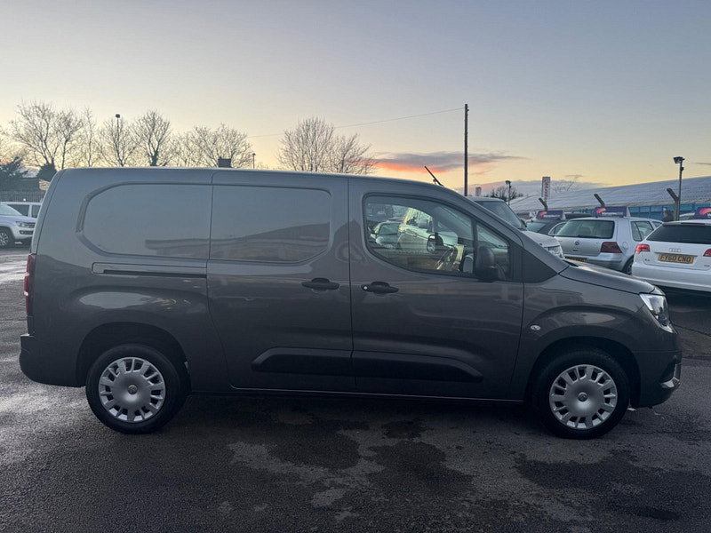 Vauxhall Combo 1.5 Turbo D 2300 Sportive L2 H1 Euro 6 (s/s) 4dr 4dr Manual 2026