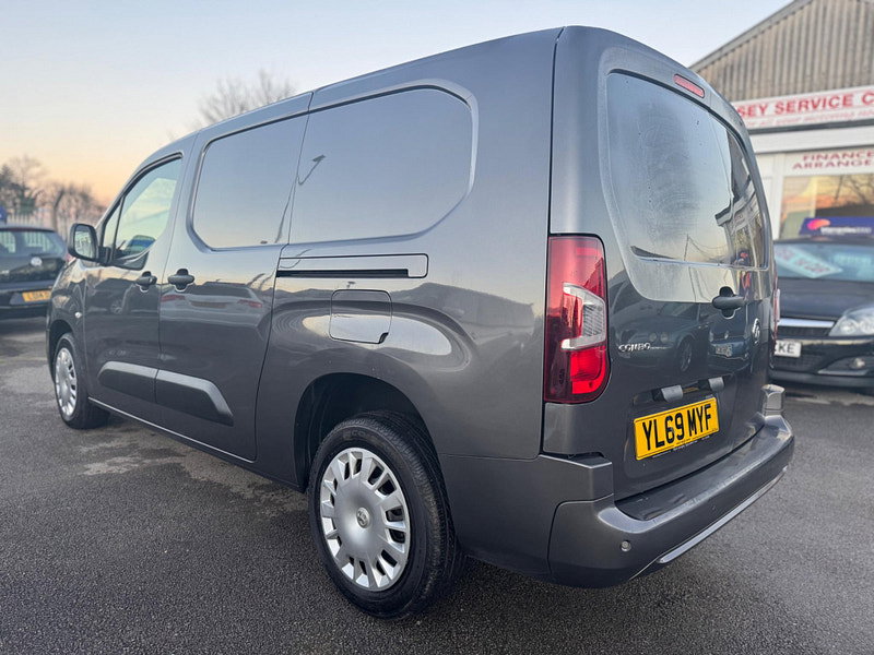 Vauxhall Combo 1.5 Turbo D 2300 Sportive L2 H1 Euro 6 (s/s) 4dr 4dr Manual 2026