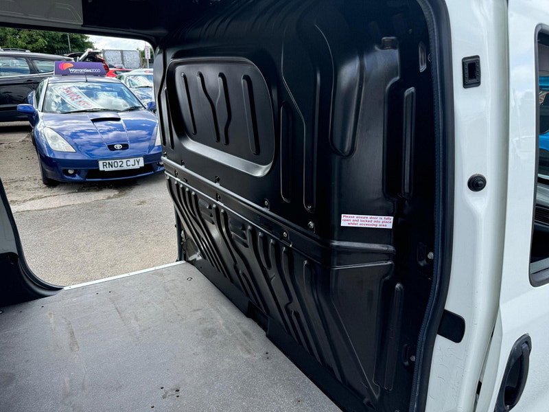Vauxhall Combo 1.6 CDTi 2300 16v FWD L2 H1 (s/s) 3dr 3dr Manual 2026