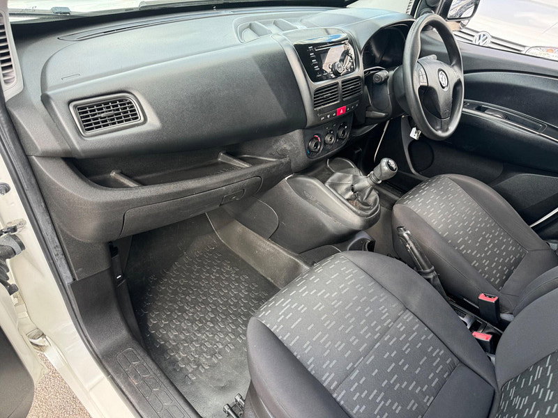 Vauxhall Combo 1.6 CDTi 2300 16v FWD L2 H1 (s/s) 3dr 3dr Manual 2026