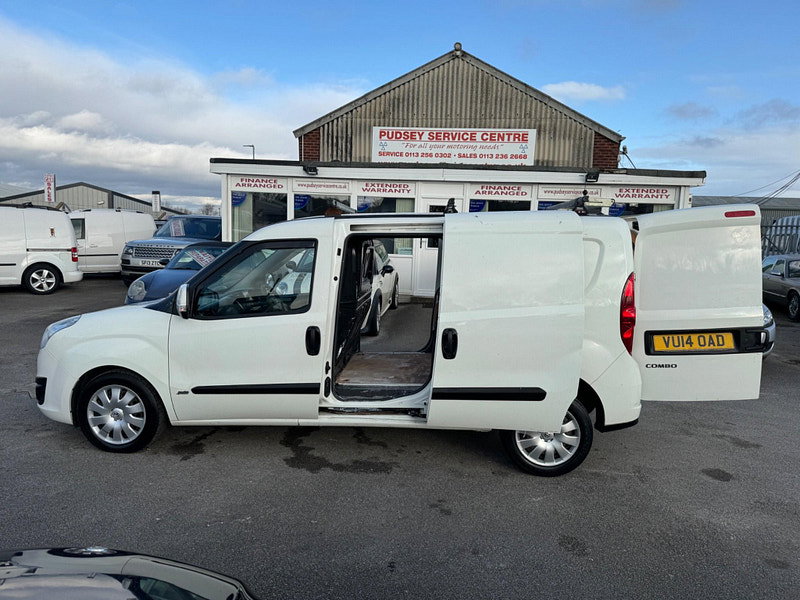 Vauxhall Combo 1.6 CDTi 2300 16v Sportive FWD L2 H1 (s/s) 6dr 6dr Manual 2026