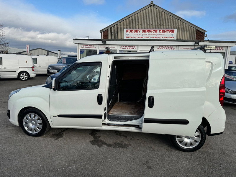 Vauxhall Combo 1.6 CDTi 2300 16v Sportive FWD L2 H1 (s/s) 6dr 6dr Manual 2026