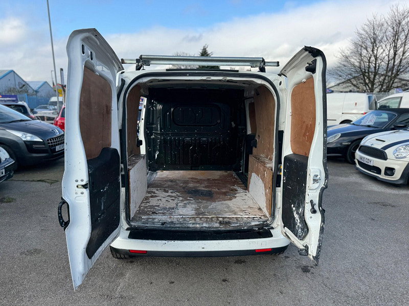 Vauxhall Combo 1.6 CDTi 2300 16v Sportive FWD L2 H1 (s/s) 6dr 6dr Manual 2026