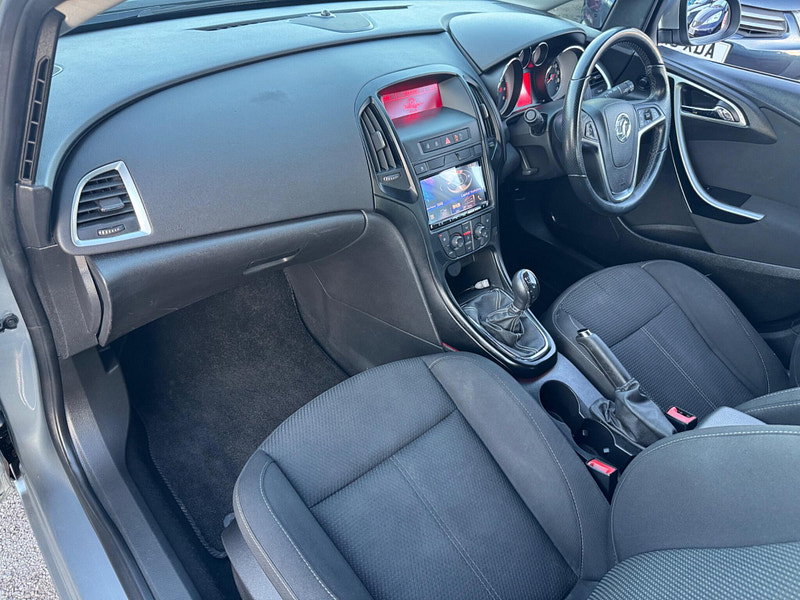 Vauxhall Astra 1.6 16v SRi Euro 5 5dr 5dr Manual 2026