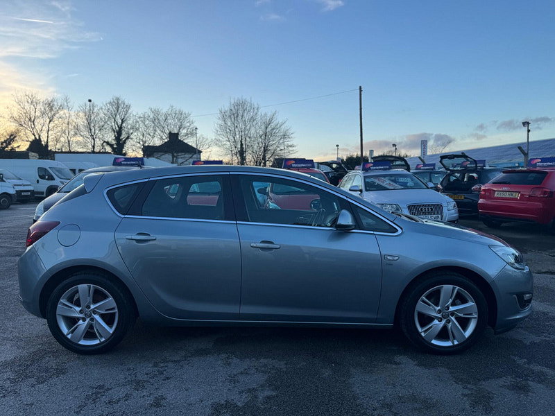 Vauxhall Astra 1.6 16v SRi Euro 5 5dr 5dr Manual 2026