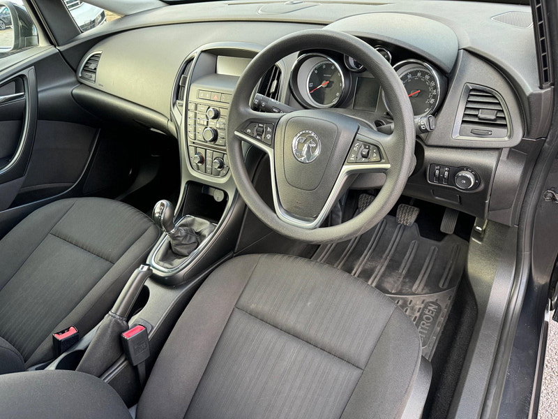 Vauxhall Astra 1.7 CDTi ecoFLEX ES Euro 5 (s/s) 5dr 5dr Manual 2026
