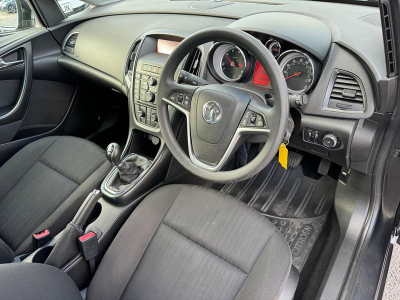 Vauxhall Astra 1.7 CDTi ecoFLEX ES Euro 5 (s/s) 5dr 5dr Manual 2026