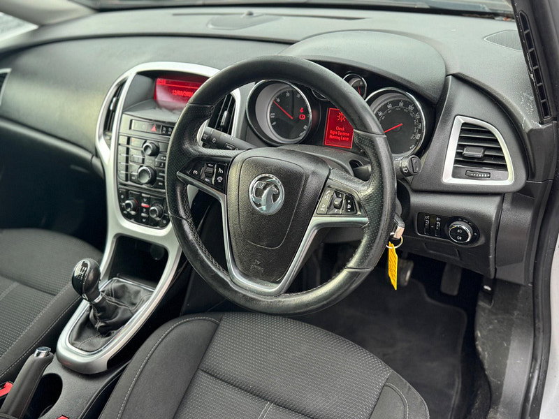 Vauxhall Astra 1.7 CDTi ecoFLEX SRi Sports Tourer Euro 5 (s/s) 5dr 5dr Manual 2026