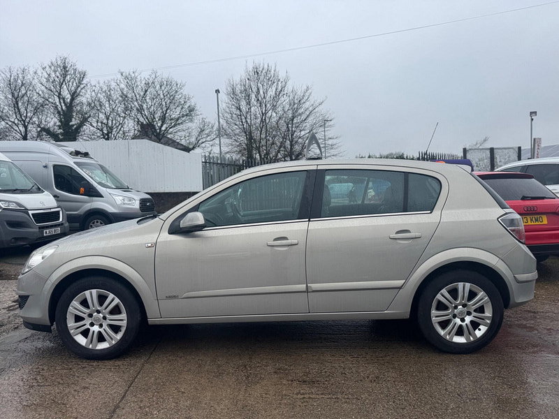 Vauxhall Astra 1.8i 16v Design 5dr 5dr Automatic 2026