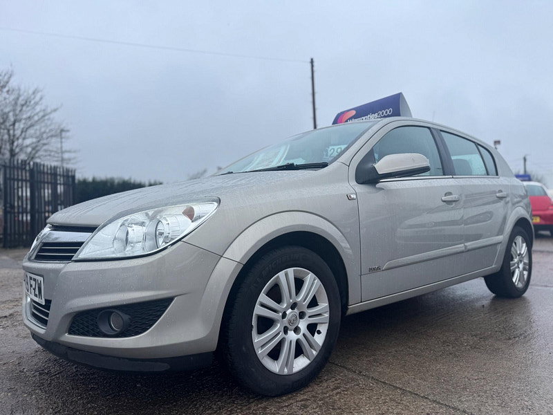 Vauxhall Astra 1.8i 16v Design 5dr 5dr Automatic 2026