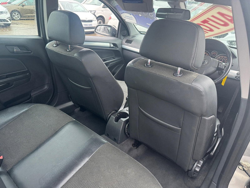 Vauxhall Astra 1.8i 16v Design 5dr 5dr Automatic 2026