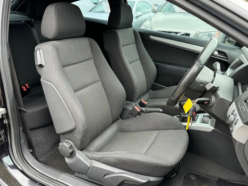 Vauxhall Astra 1.8i 16v SRi Sport Hatch 3dr 3dr Manual 2026