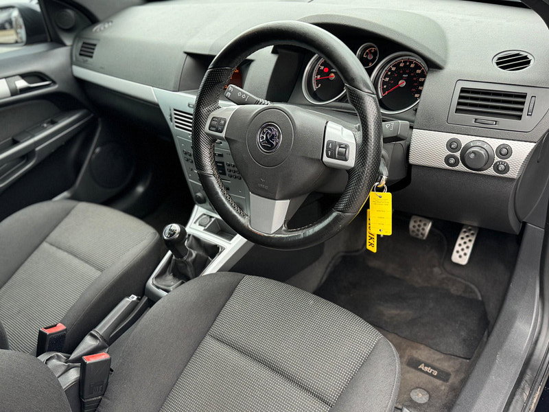 Vauxhall Astra 1.8i 16v SRi Sport Hatch 3dr 3dr Manual 2026