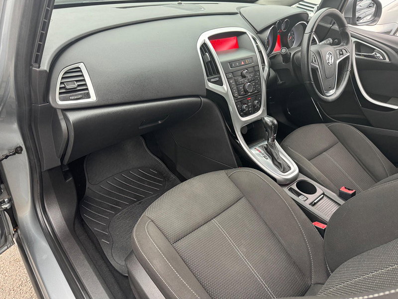 Vauxhall Astra 2.0 CDTi SRi Sports Tourer Auto Euro 5 5dr 5dr Automatic 2026