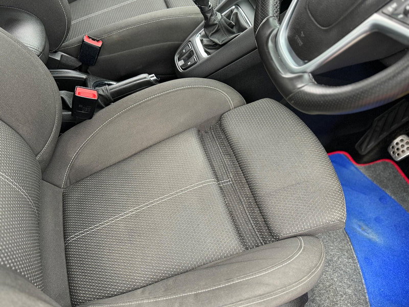 Vauxhall Zafira Tourer 2.0 CDTi SRi Euro 5 5dr 5dr Manual 2026