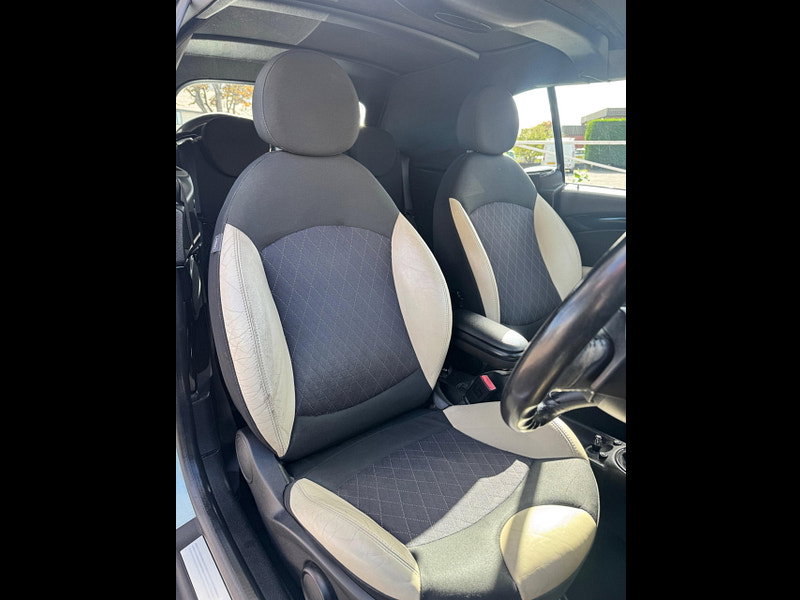 MINI Convertible 2.0 Cooper D Auto Euro 5 2dr 2dr Automatic 2026