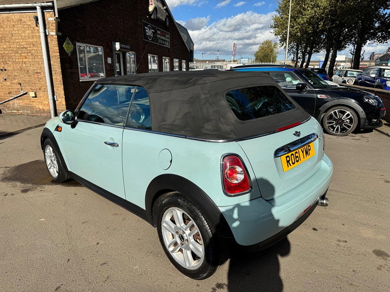 MINI Convertible 2.0 Cooper D Auto Euro 5 2dr 2dr Automatic 2026