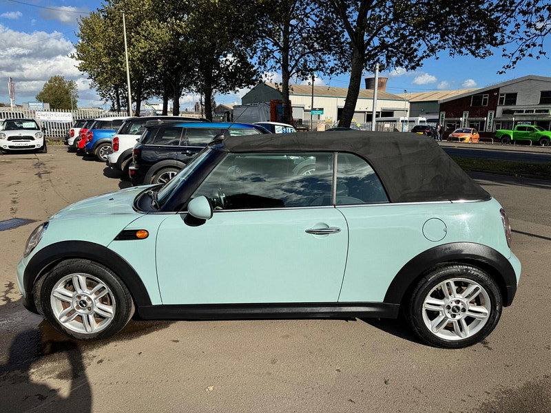 MINI Convertible 2.0 Cooper D Auto Euro 5 2dr 2dr Automatic 2026
