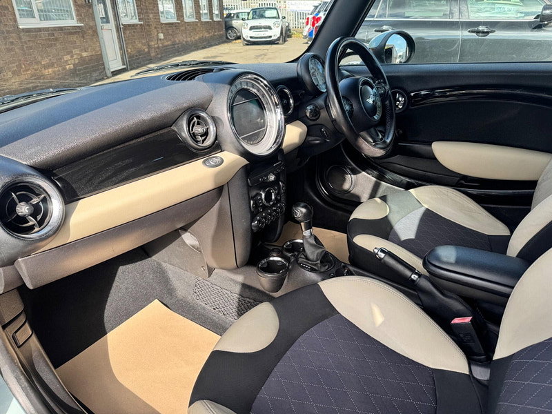MINI Convertible 2.0 Cooper D Auto Euro 5 2dr 2dr Automatic 2026