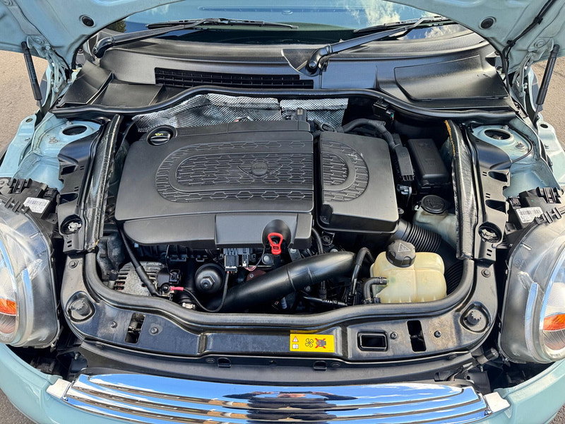 MINI Convertible 2.0 Cooper D Auto Euro 5 2dr 2dr Automatic 2026