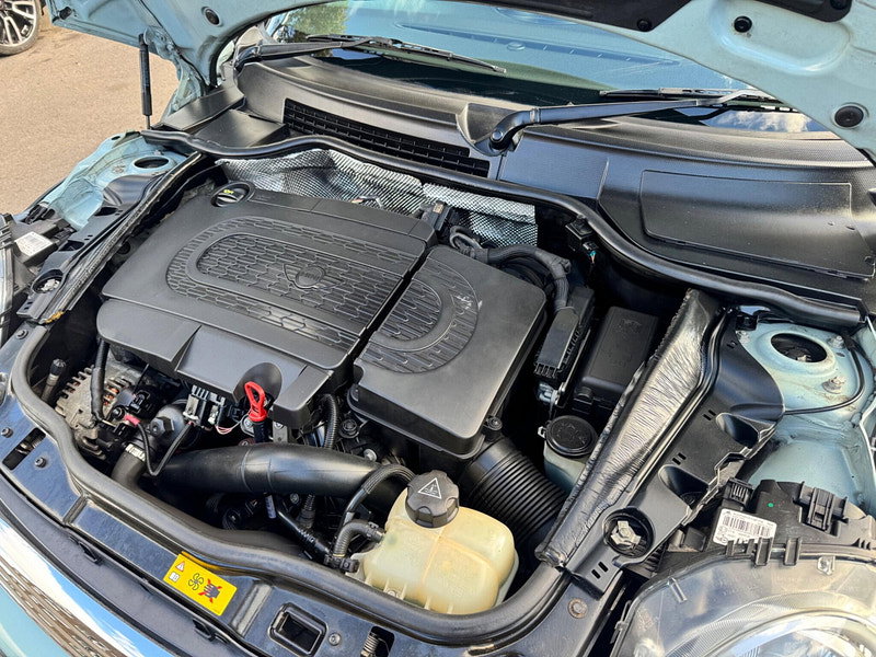 MINI Convertible 2.0 Cooper D Auto Euro 5 2dr 2dr Automatic 2026