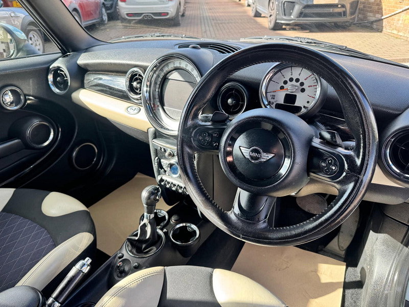 MINI Convertible 2.0 Cooper D Auto Euro 5 2dr 2dr Automatic 2026