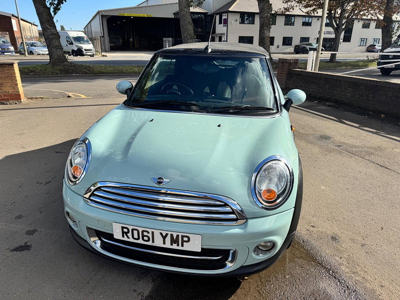 MINI Convertible 2.0 Cooper D Auto Euro 5 2dr 2dr Automatic 2026