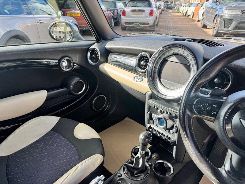 MINI Convertible 2.0 Cooper D Auto Euro 5 2dr 2dr Automatic 2026