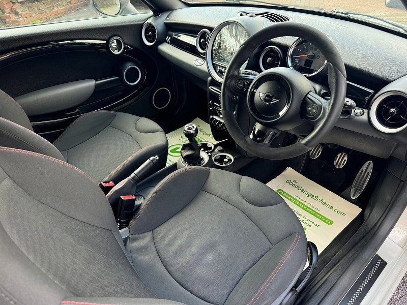 MINI Coupe 1.6L JOHN COOPER WORKS Coupe 3dr Petrol Manual Euro 5 (208 bhp) 3dr Manual 2026