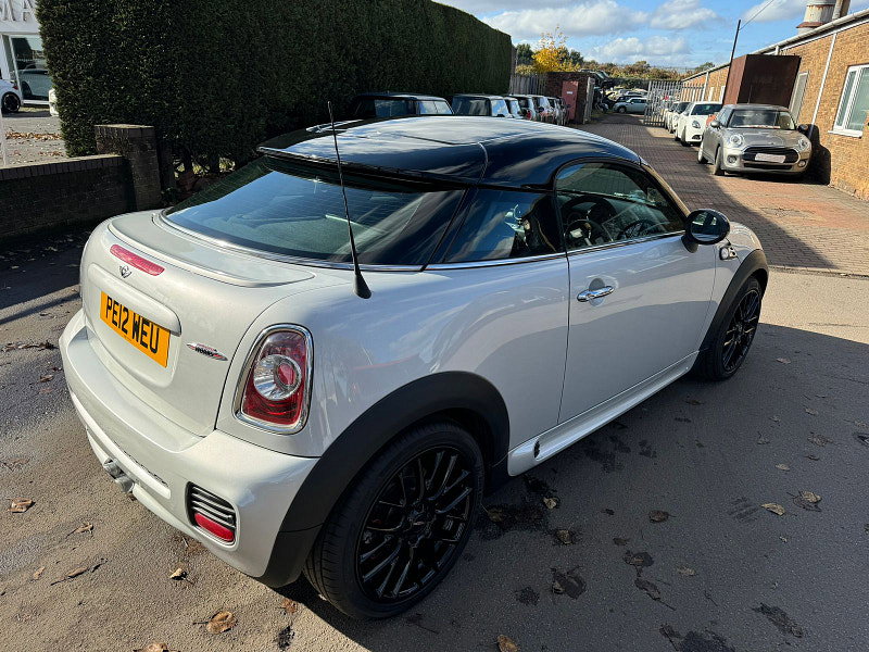 MINI Coupe 1.6L JOHN COOPER WORKS Coupe 3dr Petrol Manual Euro 5 (208 bhp) 3dr Manual 2026