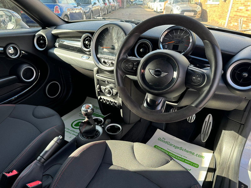 MINI Coupe 1.6L JOHN COOPER WORKS Coupe 3dr Petrol Manual Euro 5 (208 bhp) 3dr Manual 2026