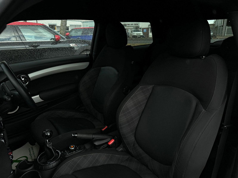 MINI Hatch 1.5L COOPER D Hatchback 3dr Diesel Manual Euro 5 (114 bhp) 3dr Manual 2026