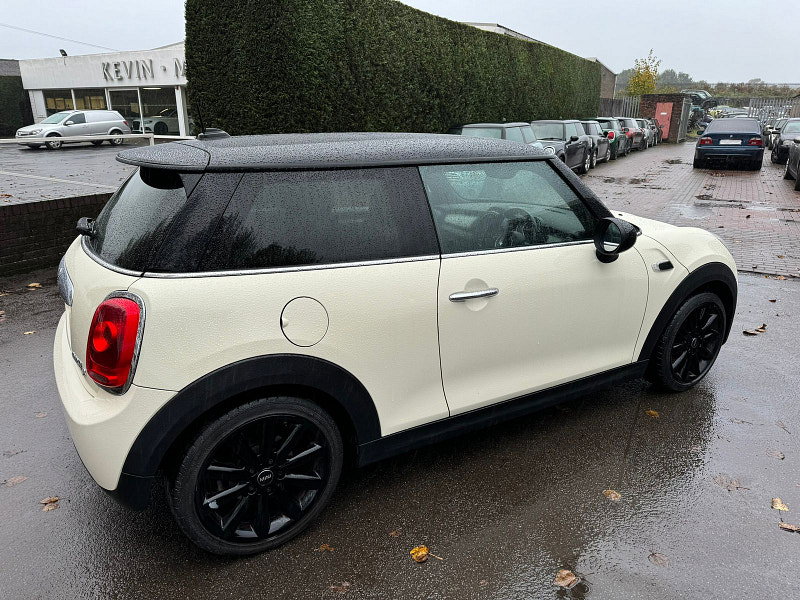 MINI Hatch 1.5L COOPER D Hatchback 3dr Diesel Manual Euro 5 (114 bhp) 3dr Manual 2026