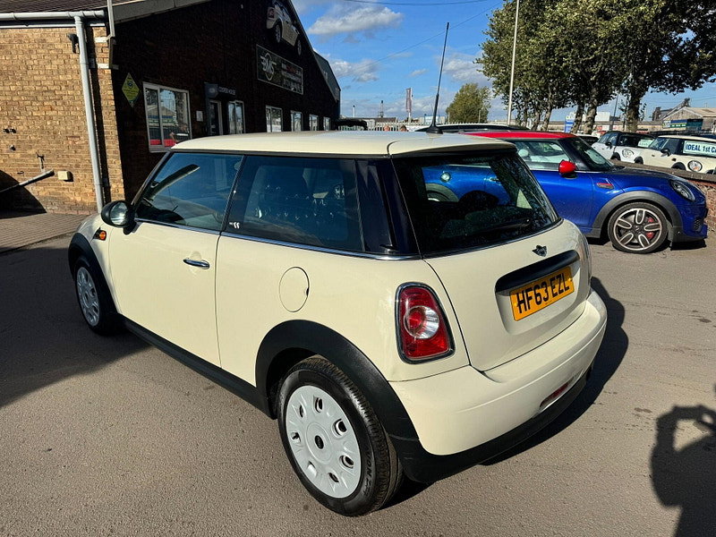 MINI Hatch 1.6 First Euro 6 3dr 3dr Manual 2026