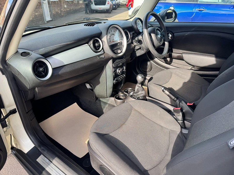 MINI Hatch 1.6 First Euro 6 3dr 3dr Manual 2026