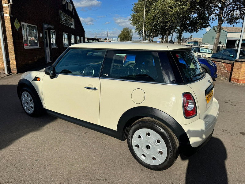 MINI Hatch 1.6 First Euro 6 3dr 3dr Manual 2026