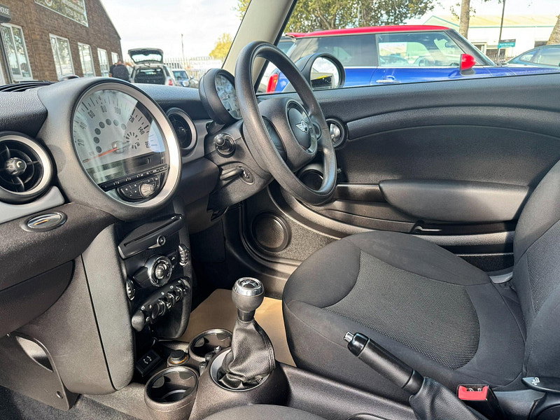 MINI Hatch 1.6 First Euro 6 3dr 3dr Manual 2026