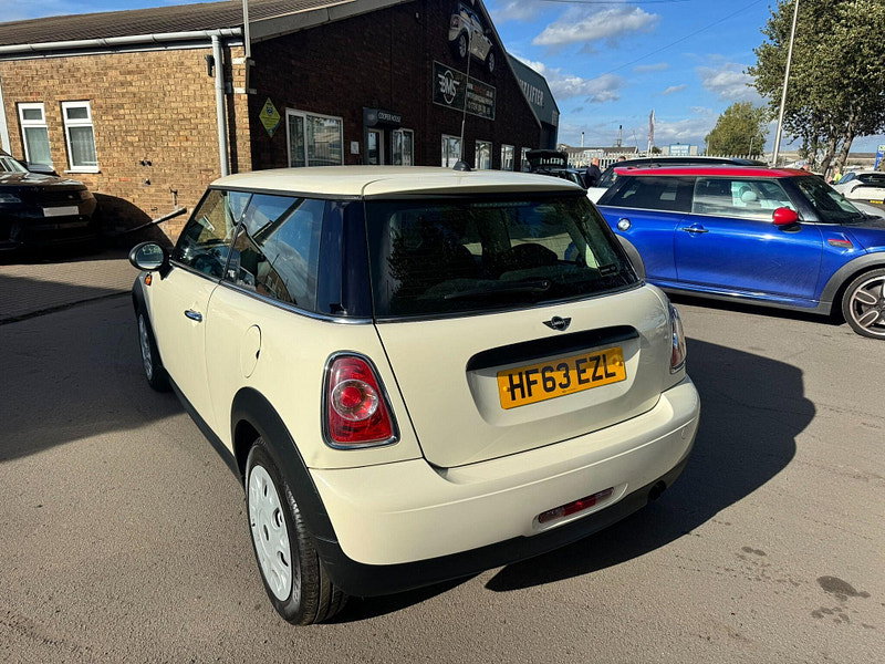 MINI Hatch 1.6 First Euro 6 3dr 3dr Manual 2026
