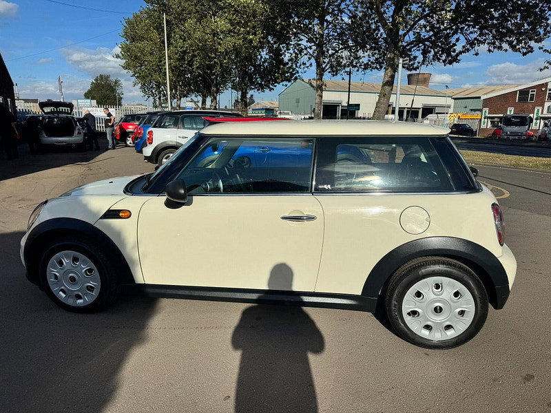 MINI Hatch 1.6 First Euro 6 3dr 3dr Manual 2026