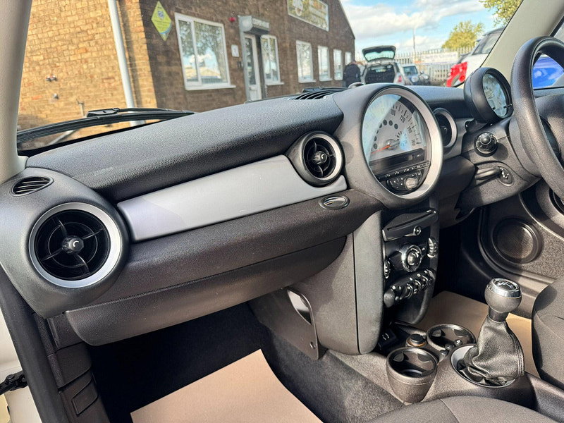 MINI Hatch 1.6 First Euro 6 3dr 3dr Manual 2026